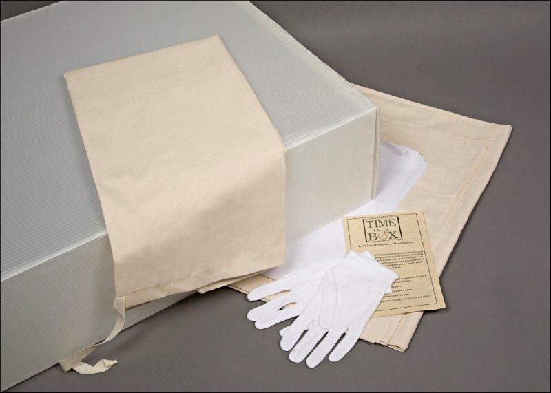 Our signature Museum Grade Preservation Kits have been used by heritage institutions worldwide, most notably the Metropolitan Museum of Art and the Smithsonian Institute. With Love Your Dress, you are guaranteed to get a professional preservation kit that will have a classic, elegant appearance and can be monogrammed with names and dates to personalize your memories.