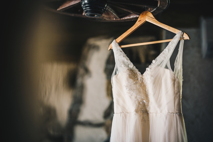 selling your wedding dress