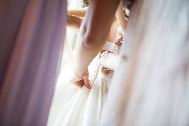 bra under wedding dress