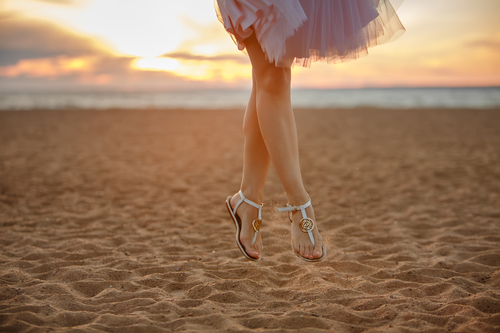 Flip-Flops and Sandals that Define Your Unique Rock Beach Wedding - Loveyourdress